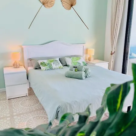 Apartahotel Fantastic Sea And Golf Course View House With 3 Bedrooms 4*