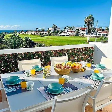 아파트호텔 Fantastic Sea And Golf Course View House With 3 Bedrooms 4*