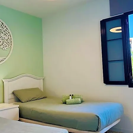 아파트호텔 Fantastic Sea And Golf Course View House With 3 Bedrooms 4*