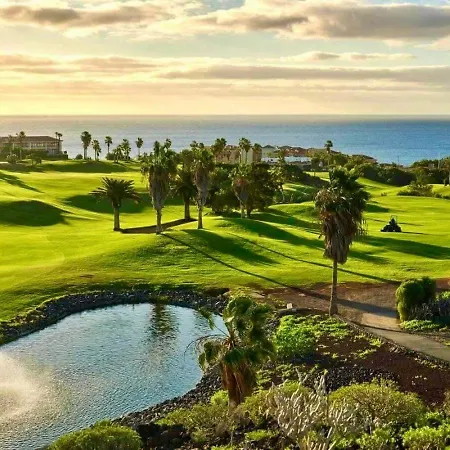 Appart hôtel Fantastic Sea And Golf Course View House With 3 Bedrooms 4*