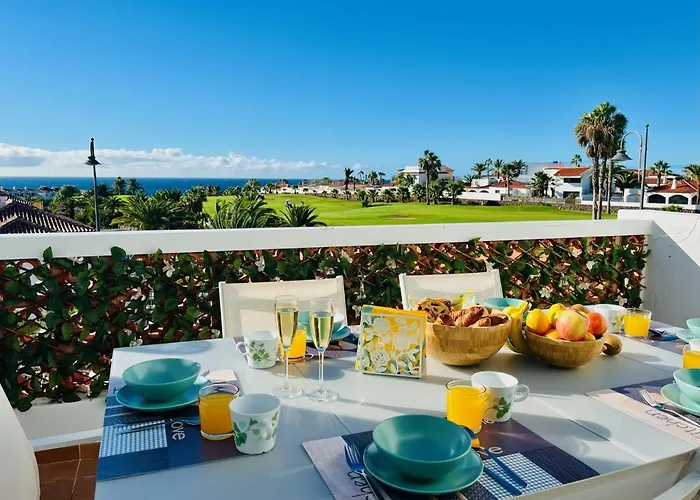 アパートホテル Fantastic Sea And Golf Course View House With 3 Bedrooms 4*